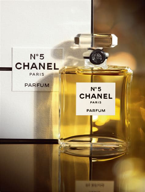 odeur chanel n 5|Chanel 5 eau de parfum.